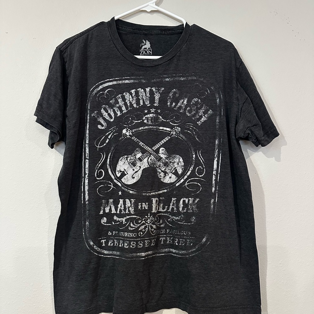 Johnny Cash Man in Black Y2K Graphic T-Shirt Men’s Large Gray‎ White Music Tee